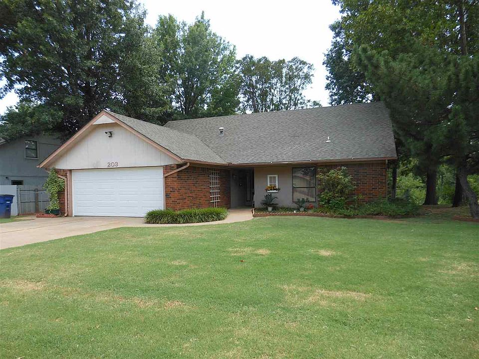 1st image of 203 E Rogers Dr