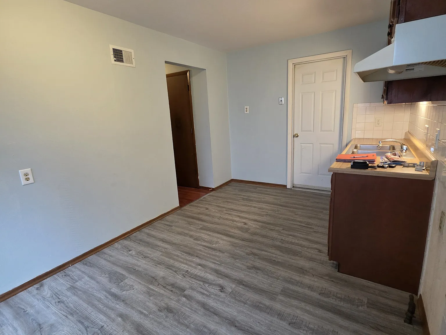 2 bed, 832 sqft, $1,100 — Photo 3