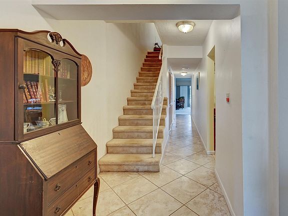 4th image of 261 Jacaranda Drive #261