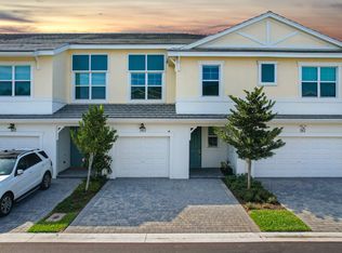 563 Sanderling Cir, Deerfield Beach, FL 33442