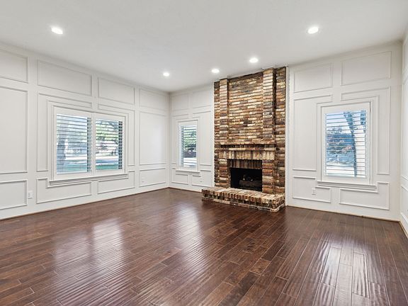 4th image of 1800 Villanova Dr