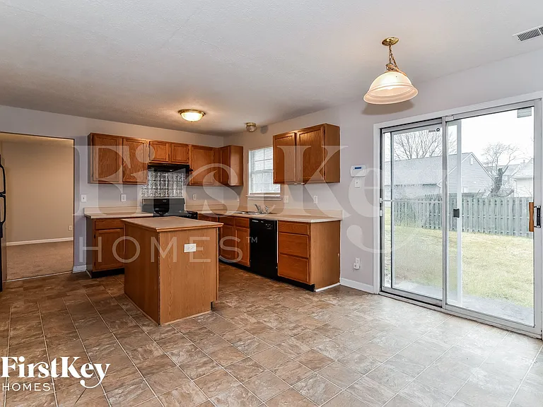 1116 Fontana Ct — Photo 5