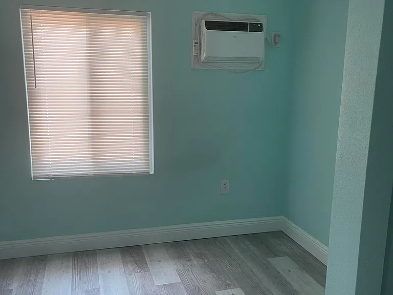 230 Avenida Central — Photo 12