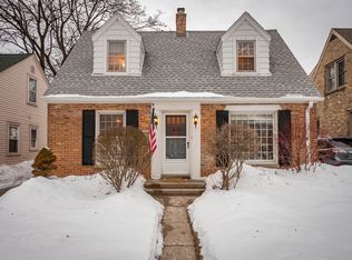 2467 N 85th St, Wauwatosa, WI 53226