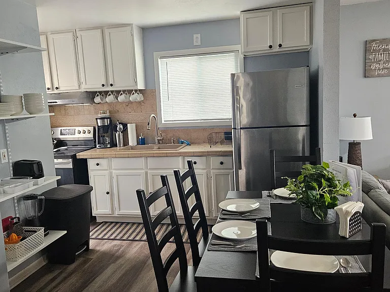 10868 W Mount Vernon Ave — Photo 3
