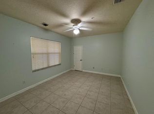 198 Sparrow Dr, West Palm Beach, FL 33411