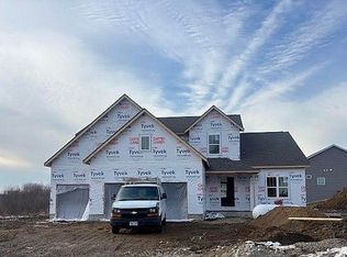 553 Woodlands Glen Ave, Hartville, OH