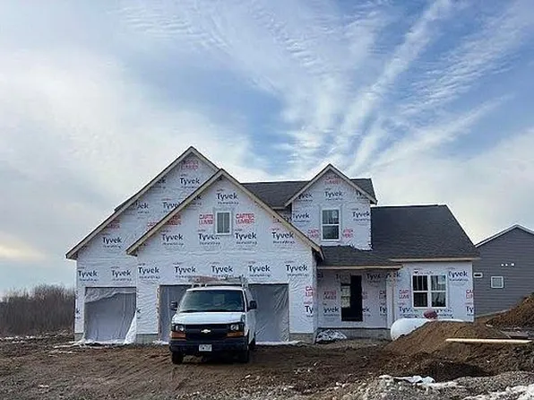 553 Woodlands Glen Ave, Hartville, OH 44632