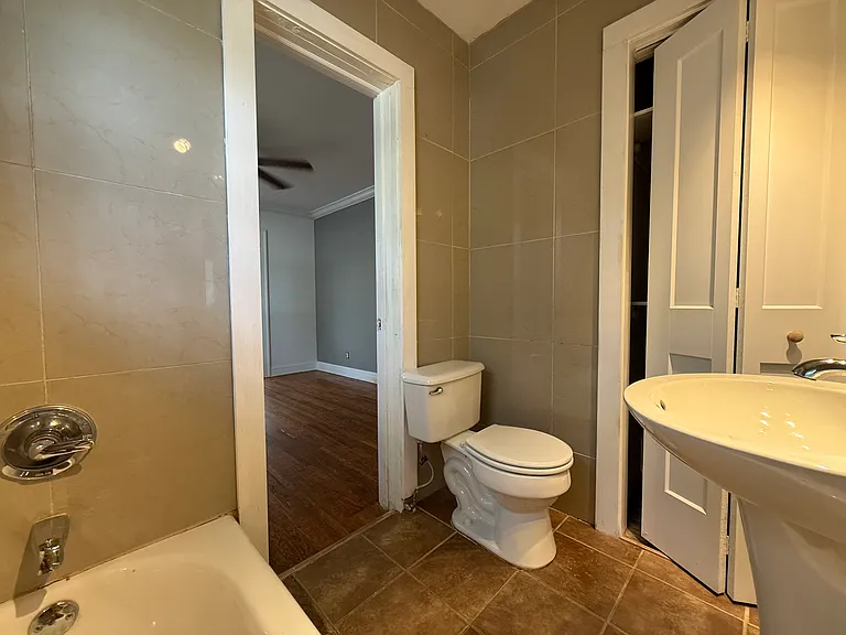 1158 E Loren St — Photo 16