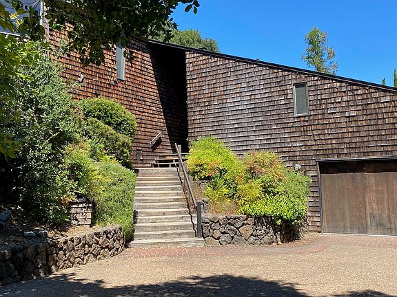 2nd image of 436 Woodland Rd