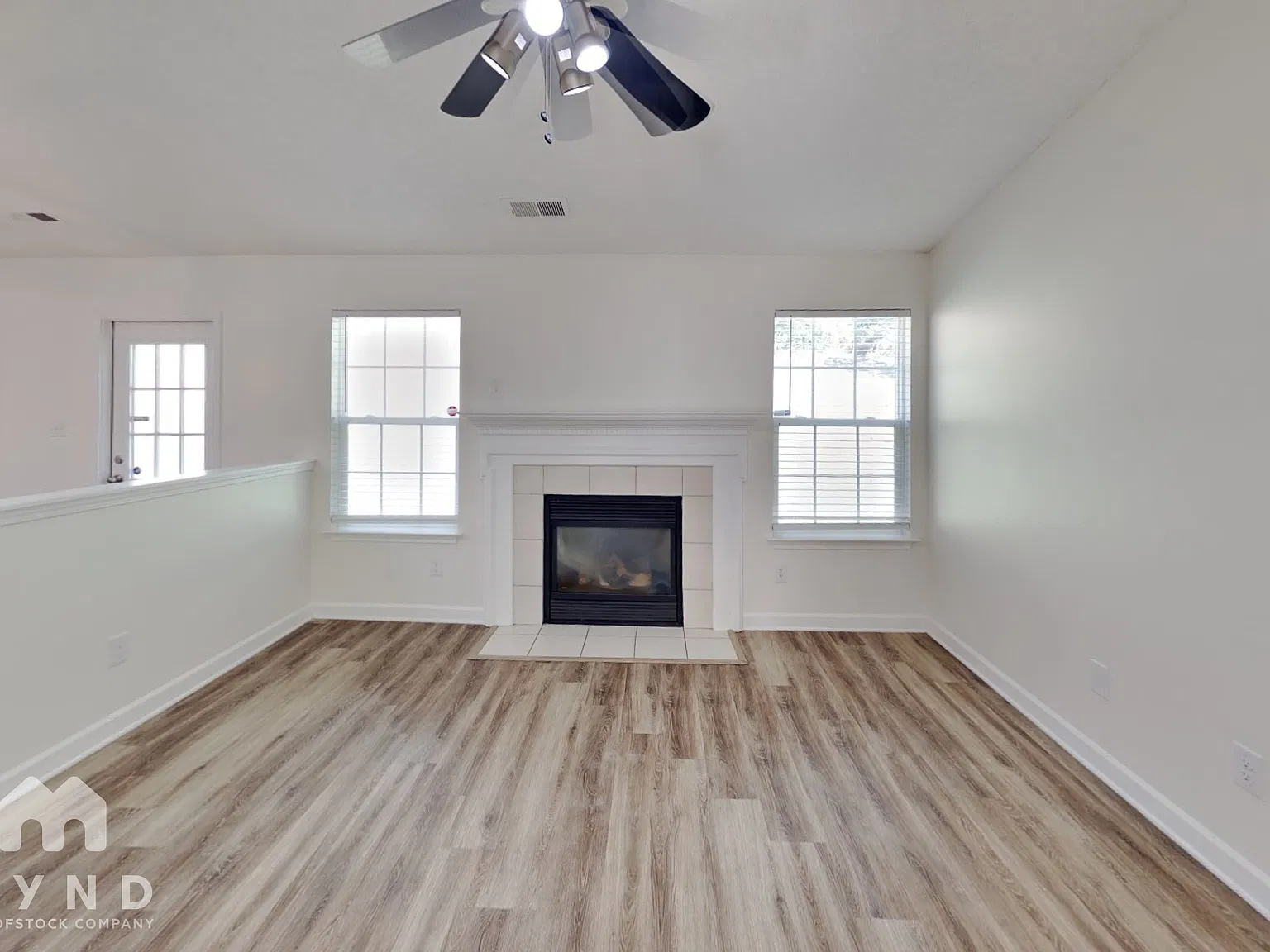 3 bed, 2.0 bath, 1019 sqft, $1,920 — Photo 2