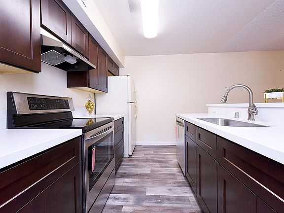 4th image of 251 Del Verde Cir APT 3