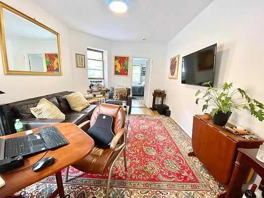 Rented by J PRESTON AND ASSOCIATES INC | media 8