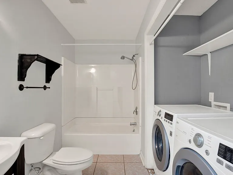 128 Saint Ives Dr — Photo 16