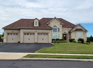 9715 Silverspot Dr, Breinigsville, PA 18031
