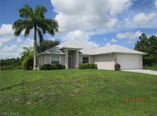 920 Capetown Ave, Lehigh Acres, FL 33936