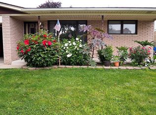 11609 Tahiti Dr, Sterling Heights, MI