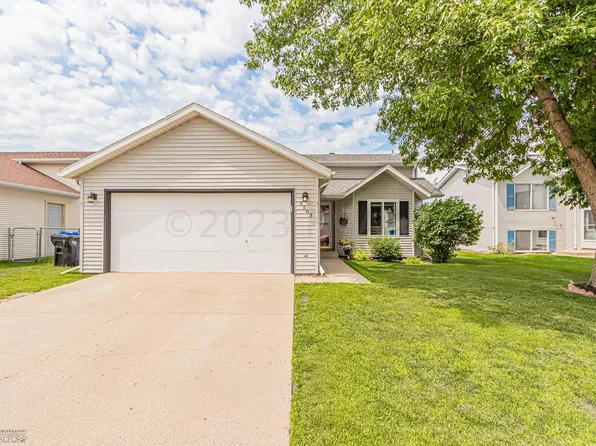 5563 20th St S, Fargo, ND 58104