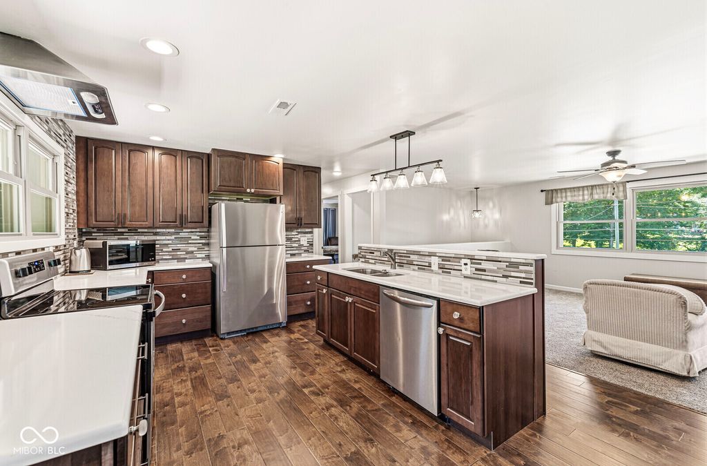 5410 Shelbyville Rd, Indianapolis, IN - More
