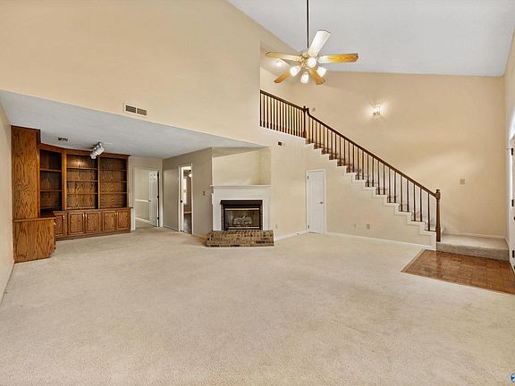 4th image of 234 W Lake Cir