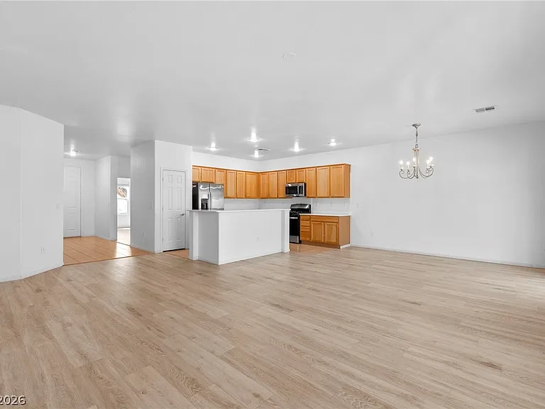 2250 Sandstone Cliffs Dr — Photo 6