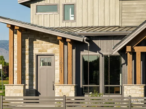 2021 W Freya Ct, Eagle, ID 83616