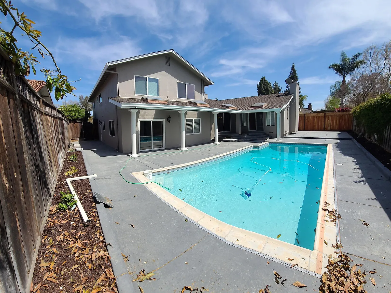 5 bed, 2868 sqft, $7,500 — Photo 3