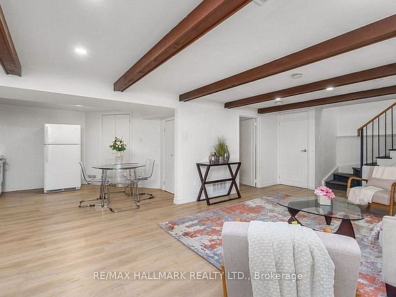5th image of 12 Wardencourt Dr