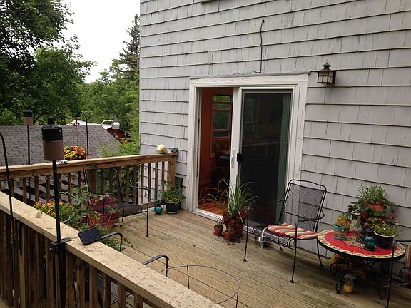 Spacious back deck