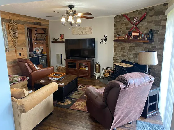 2213 Pinnacle Inn Rd, Beech Mountain, NC 28604
