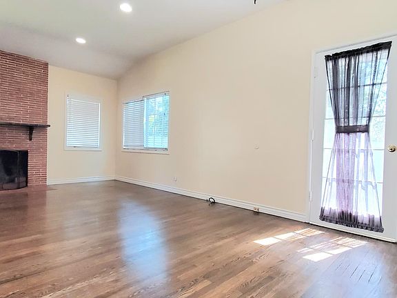 5th image of 2660 Hermosa Ave