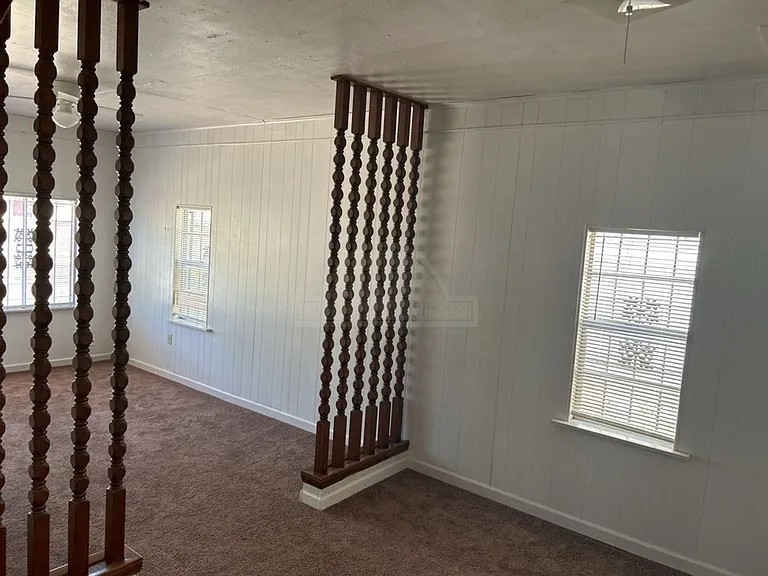 906 Jefferis Ave — Photo 3