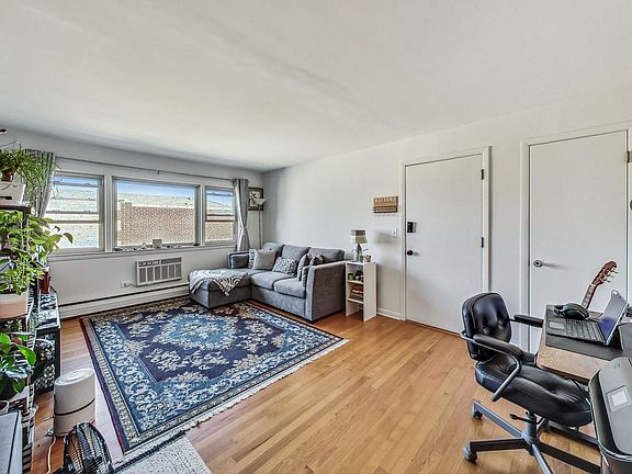 2nd image of 7308 N Harlem Ave Unit 302