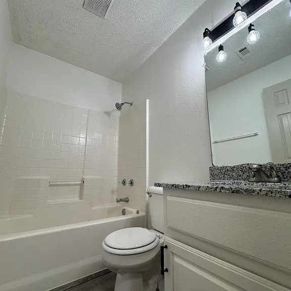 506 Avenue A — Photo 5