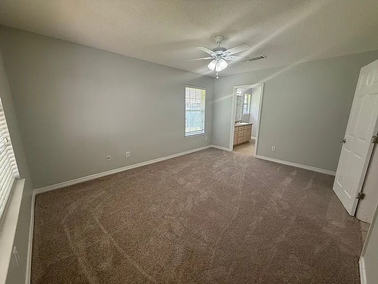 4902 Chads Cir — Photo 12