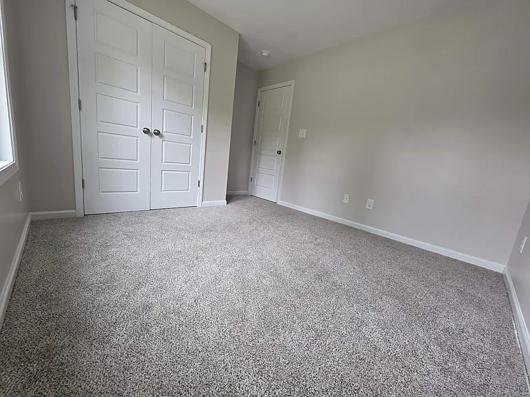 211 Railroad St — Photo 12