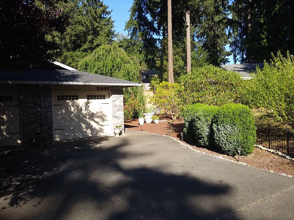 1st image of 8407 Edgewater Dr SW