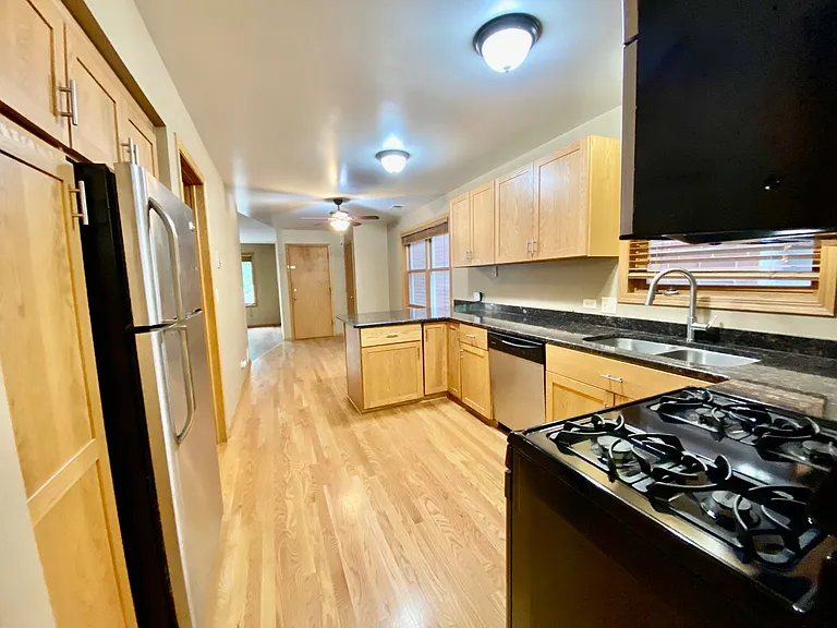 435 W 37th St #2F — Photo 9