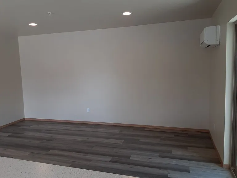 5915 Lake Grove St SW — Photo 10