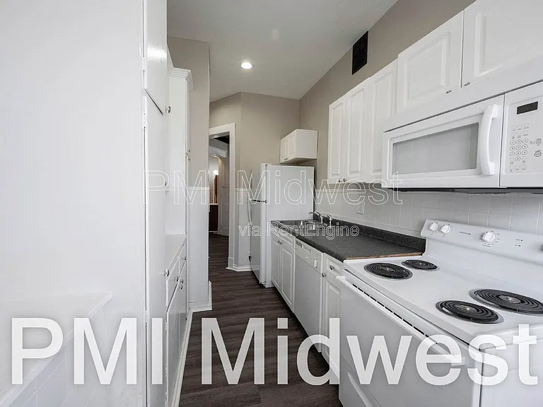 125 E 17th St #1 — Photo 11