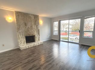 1048 E 39th Ave #1A, Vancouver, BC V5W 1L1