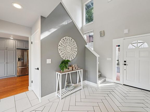 4th image of 513 Encino Dr
