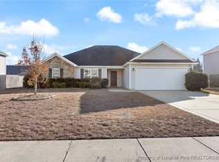 2127 Queen Elizabeth Ln, Hope Mills, NC 28348