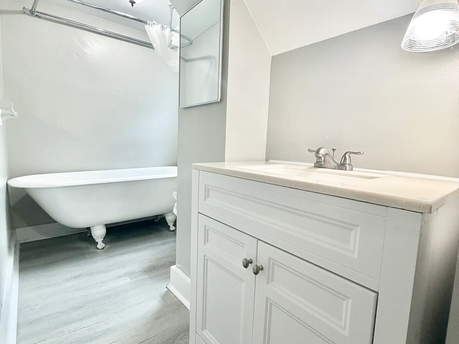 2 bed, 1000 sqft, $1,600 — Photo 3