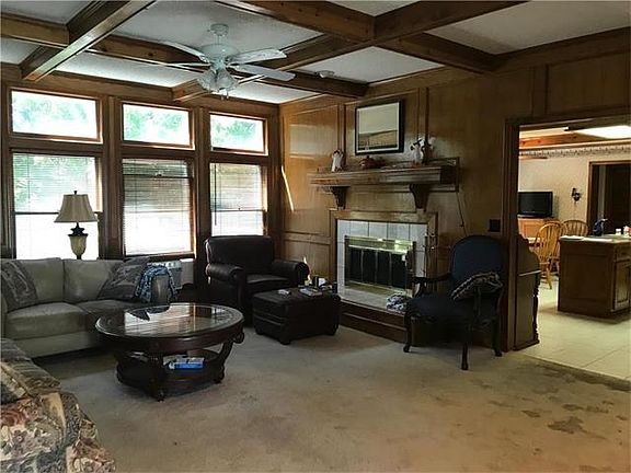 3rd image of 3906 NE Clearbrook Dr