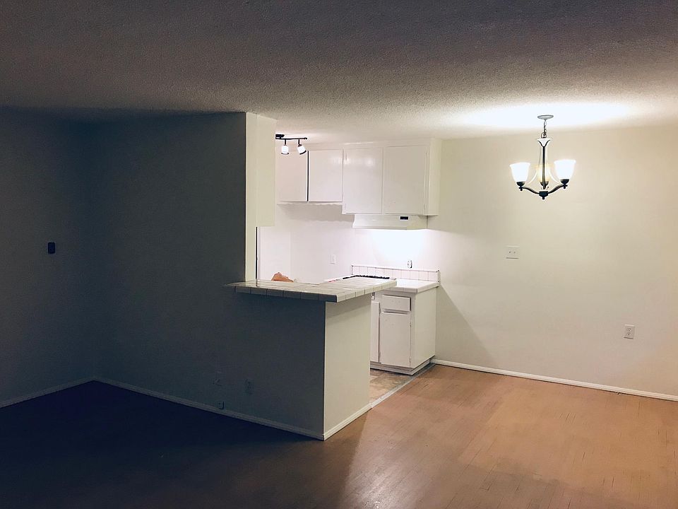 1st image of 115 5th St #2