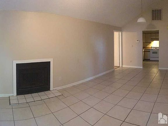 2nd image of 2413 Sandpiper St