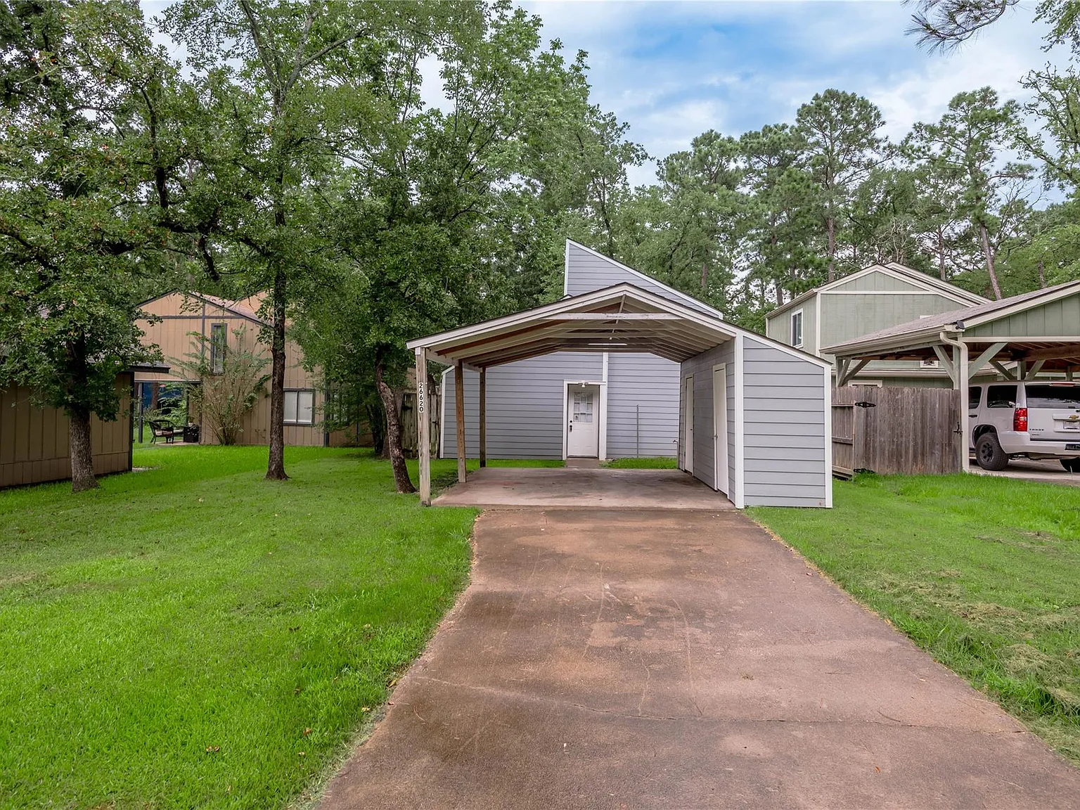 2 bed, 1.0 bath, 928 sqft, $950 — Photo 2