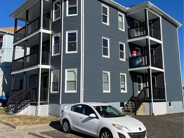 13 Hawley St, Central Falls, RI 02863