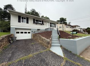 913 Valley View Dr, South Charleston, WV 25309